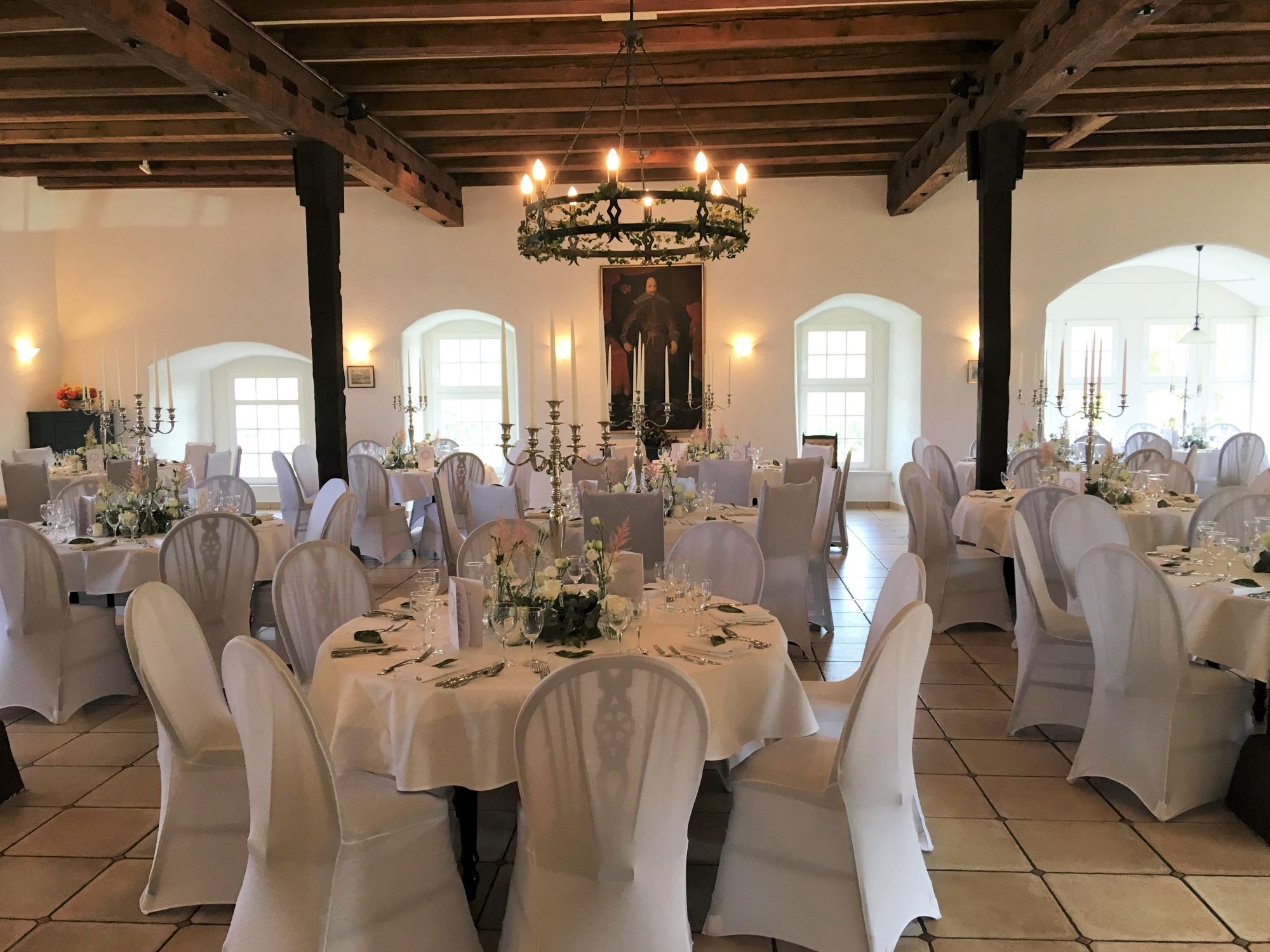 Schloss Hämelschenburg, Rittersaal mit Café (c) Schloss Hämelschenburg