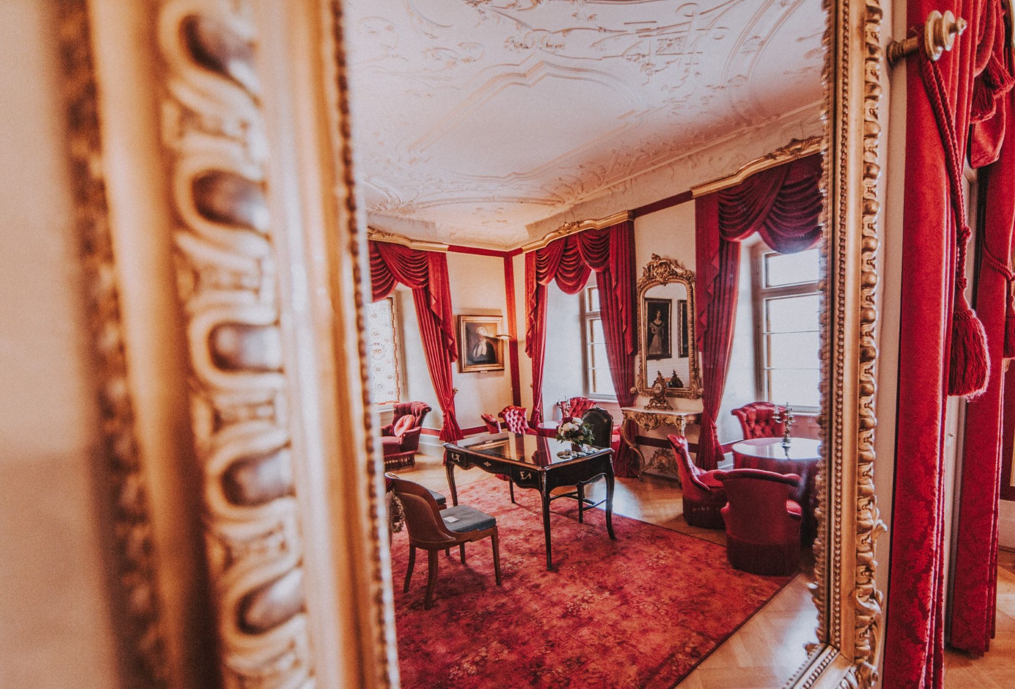 Schloss Weitenburg, Roter Salon (c) Sascha Feuster