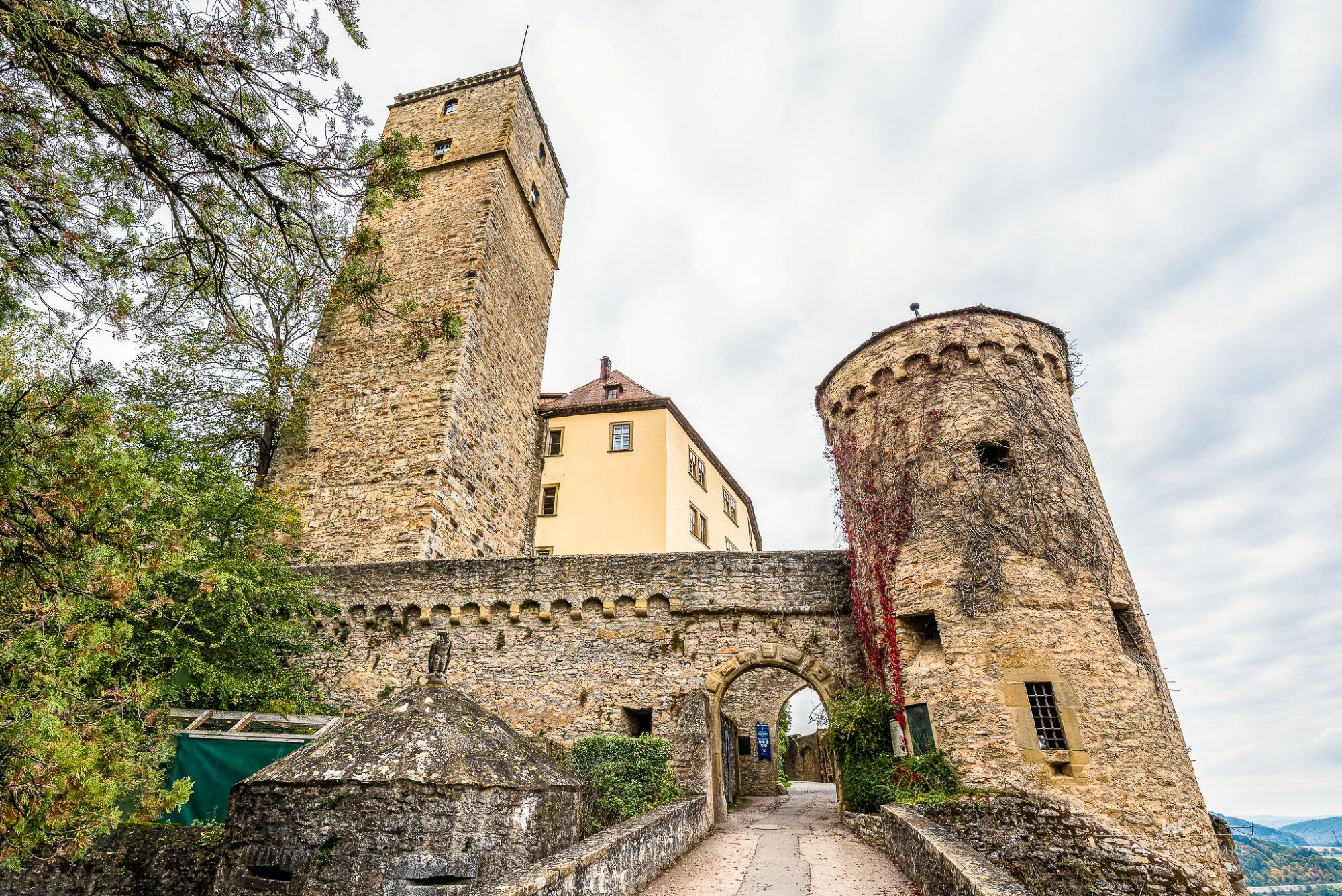 Burg Gutenberg, Aufgang (c) Burg Guttenberg