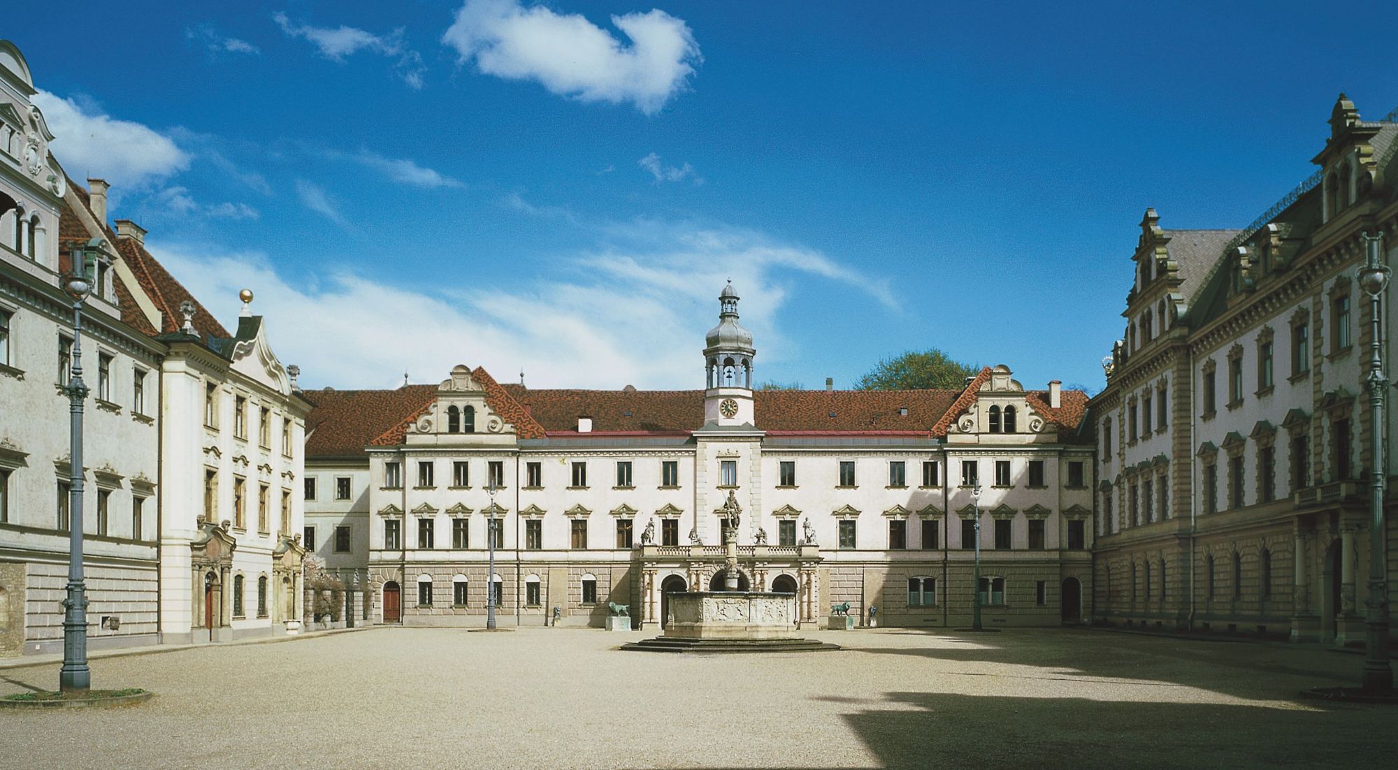 Innenhof von Schloss St. Emmeram, (c) Foto: Fürst Thurn und Taxis Zentralarchiv